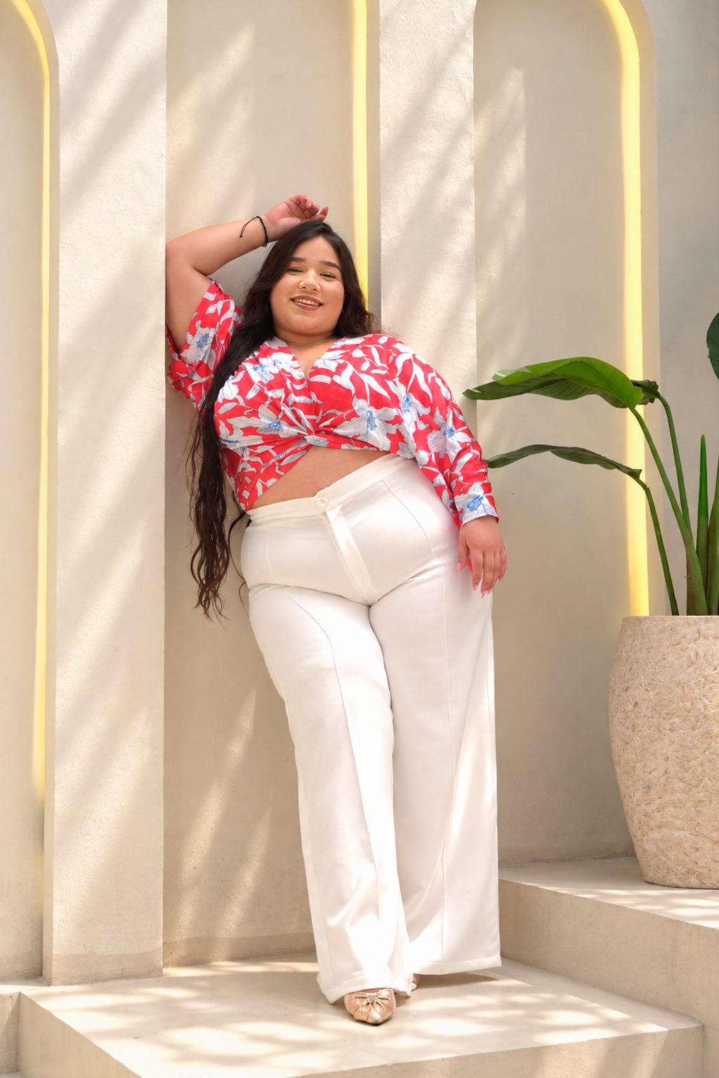 Blusa Cruzada Estampada color rojo estampado – Colección Raíces de Luz – Kelly Pérez Curvy Clothing