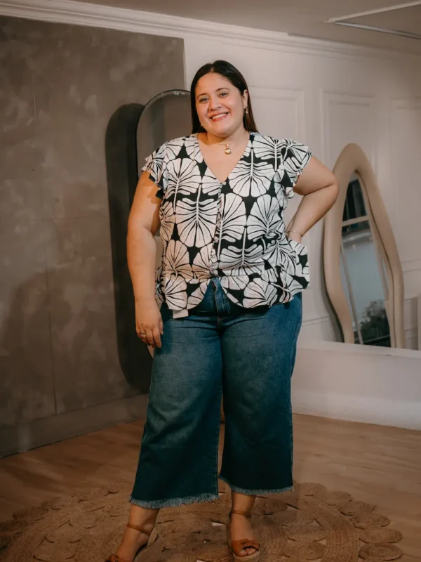 Pantalón palazzo azul de silueta amplia para mujer curvy